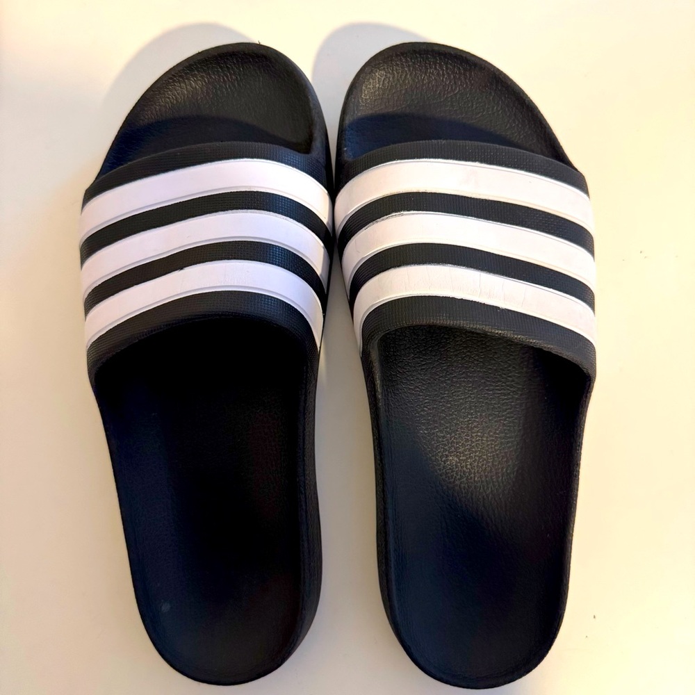 Adidas Adilette Slides